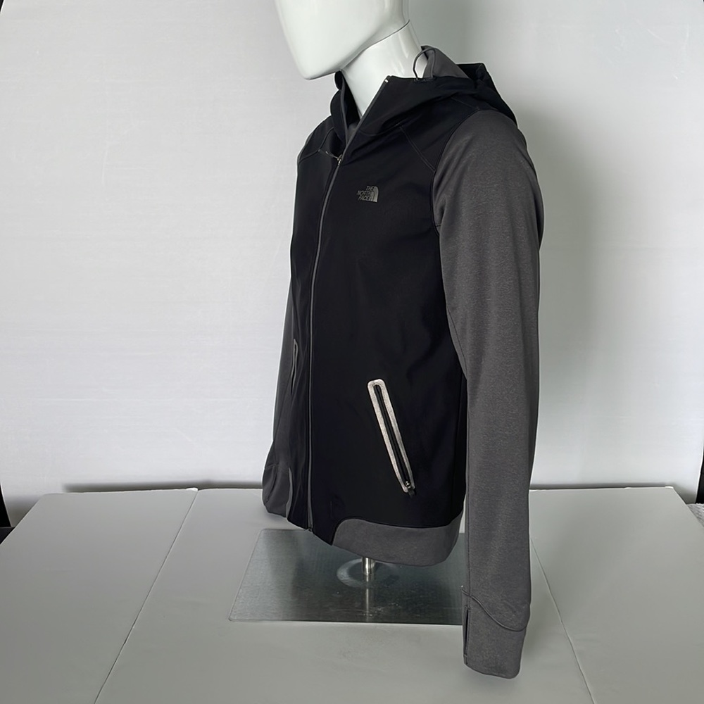 Like New Men’s North Face Jacket Size Small - Picture 7 of 16